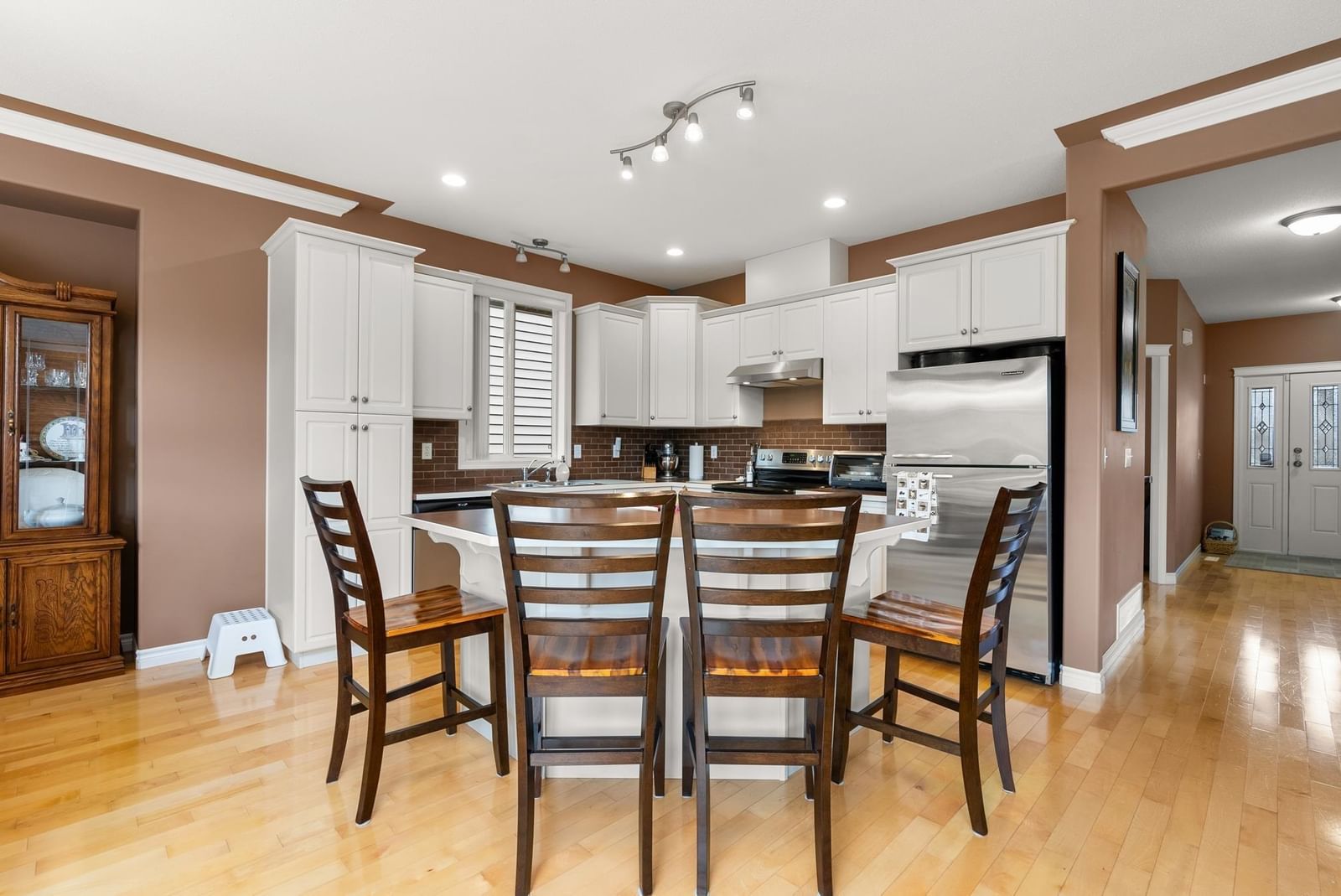 Listing Image 12