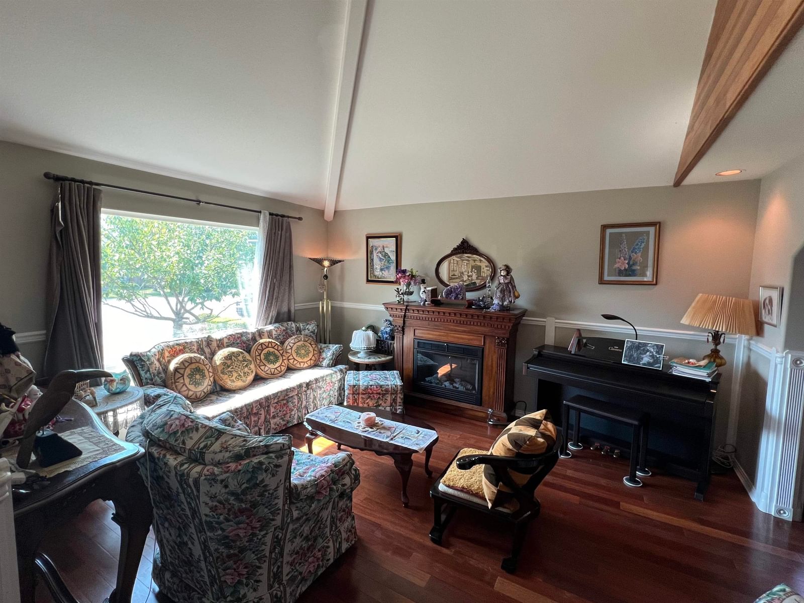 Listing Image 19
