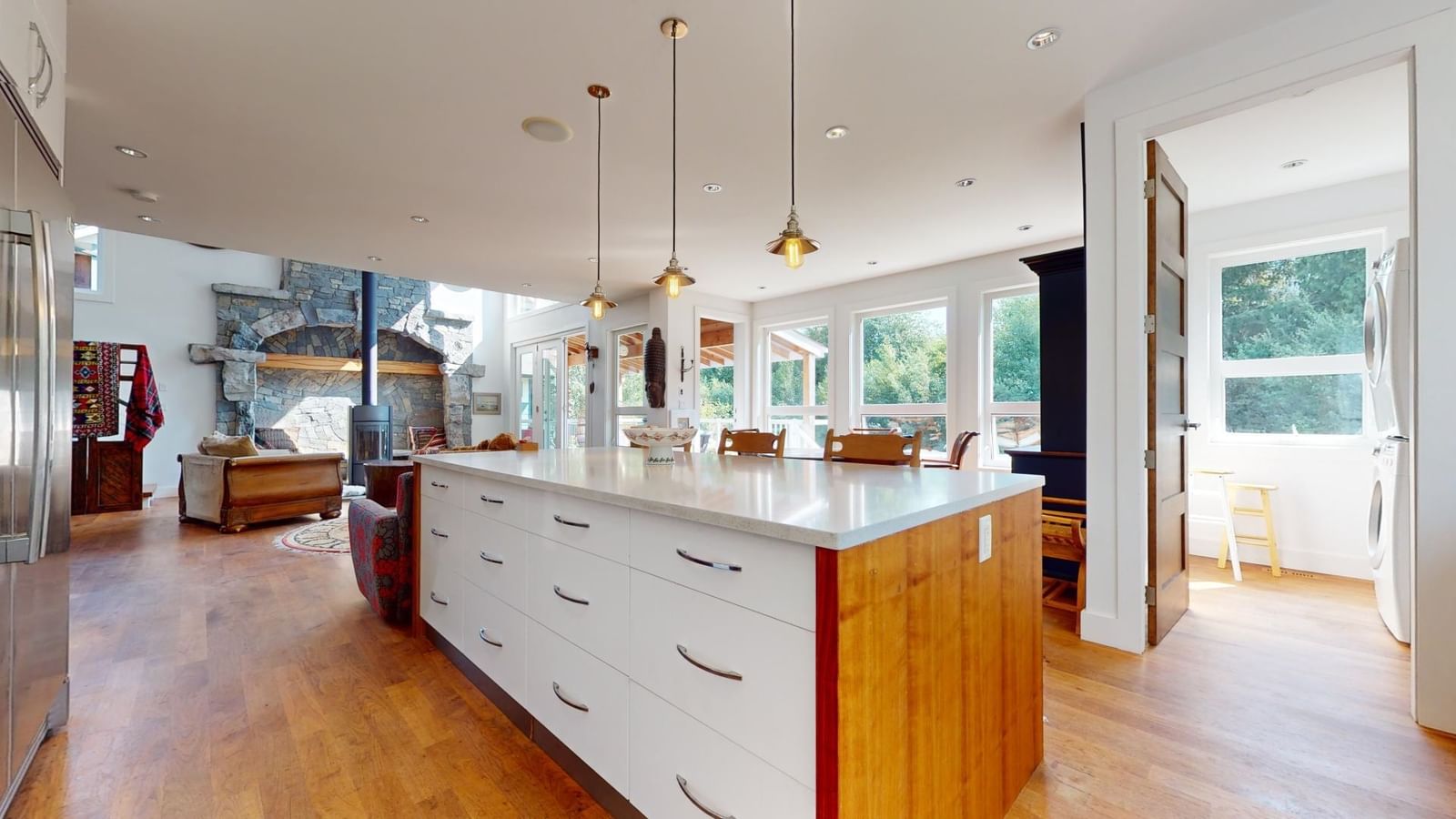 Listing Image 15