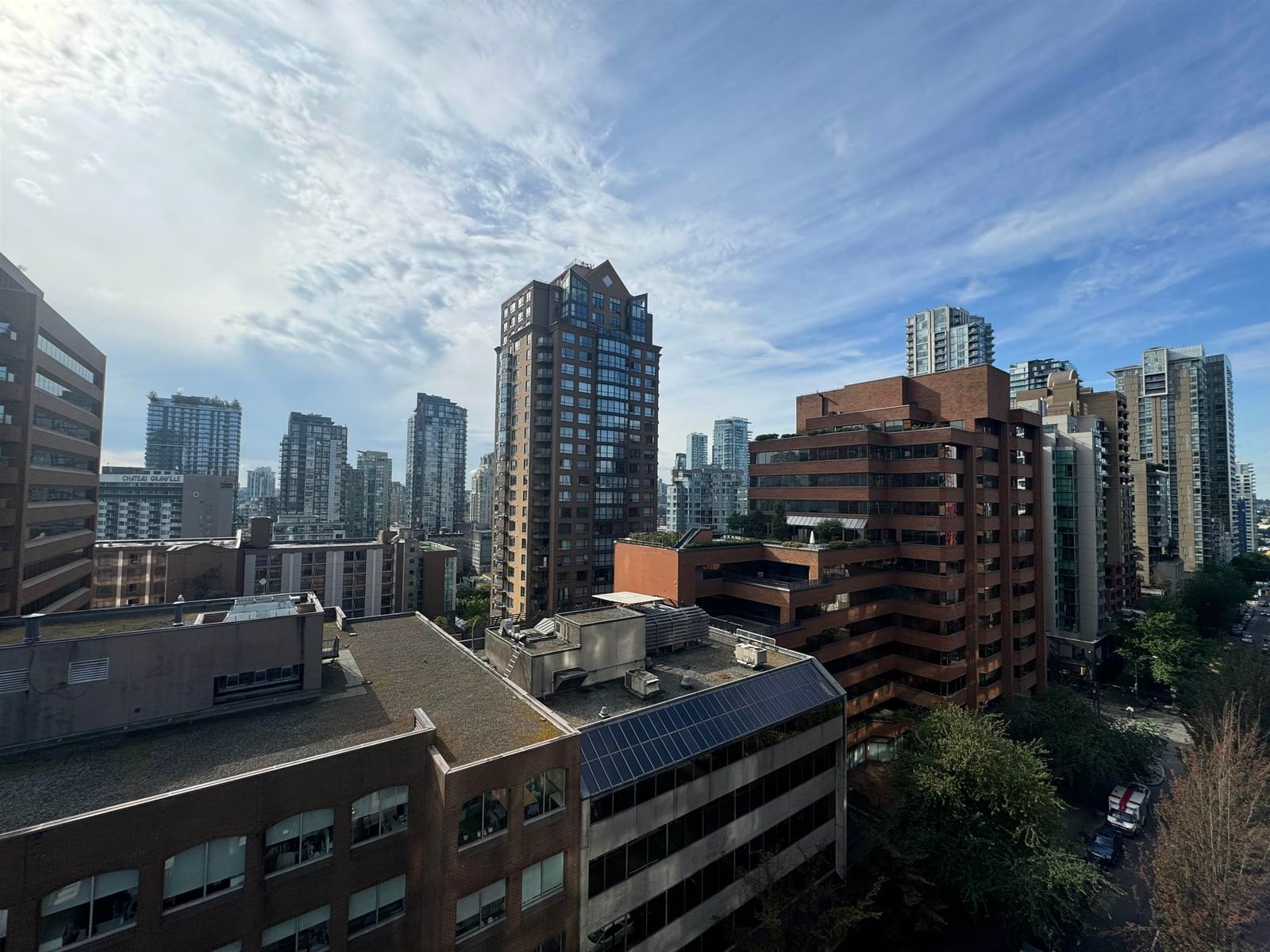 Listing Image 12
