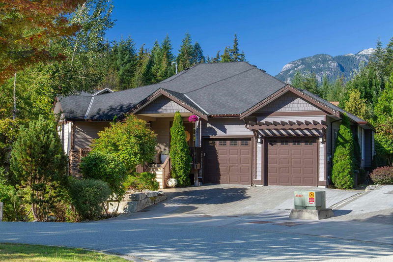 1001 Condor Place, Squamish, British Columbia (MLS R2922413)