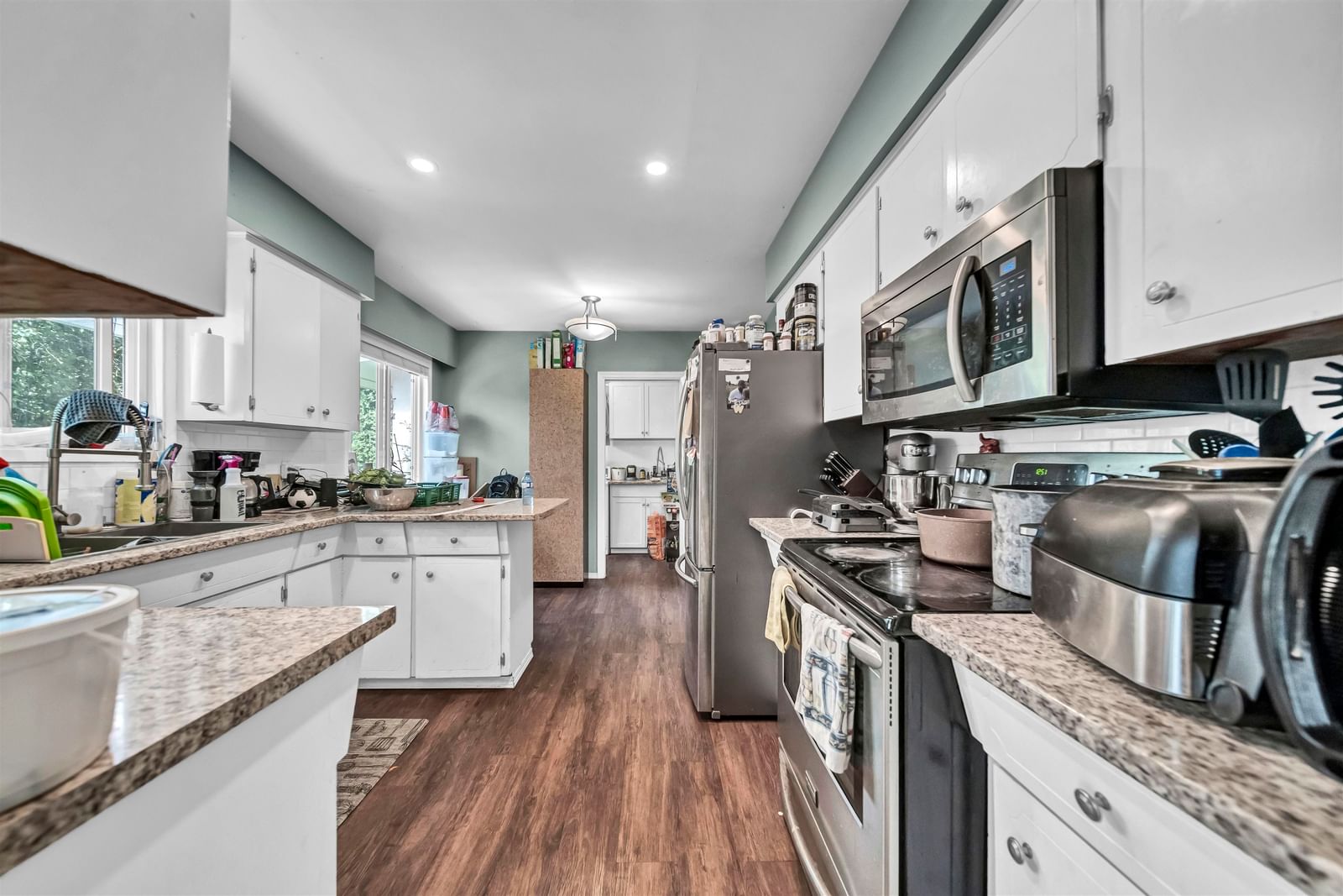 Listing Image 9