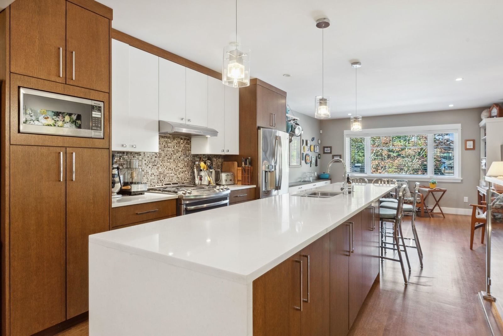 Listing Image 11