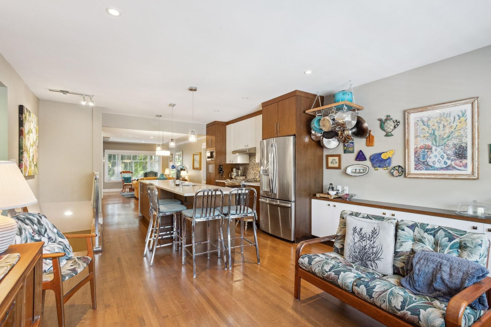 Listing Image 12