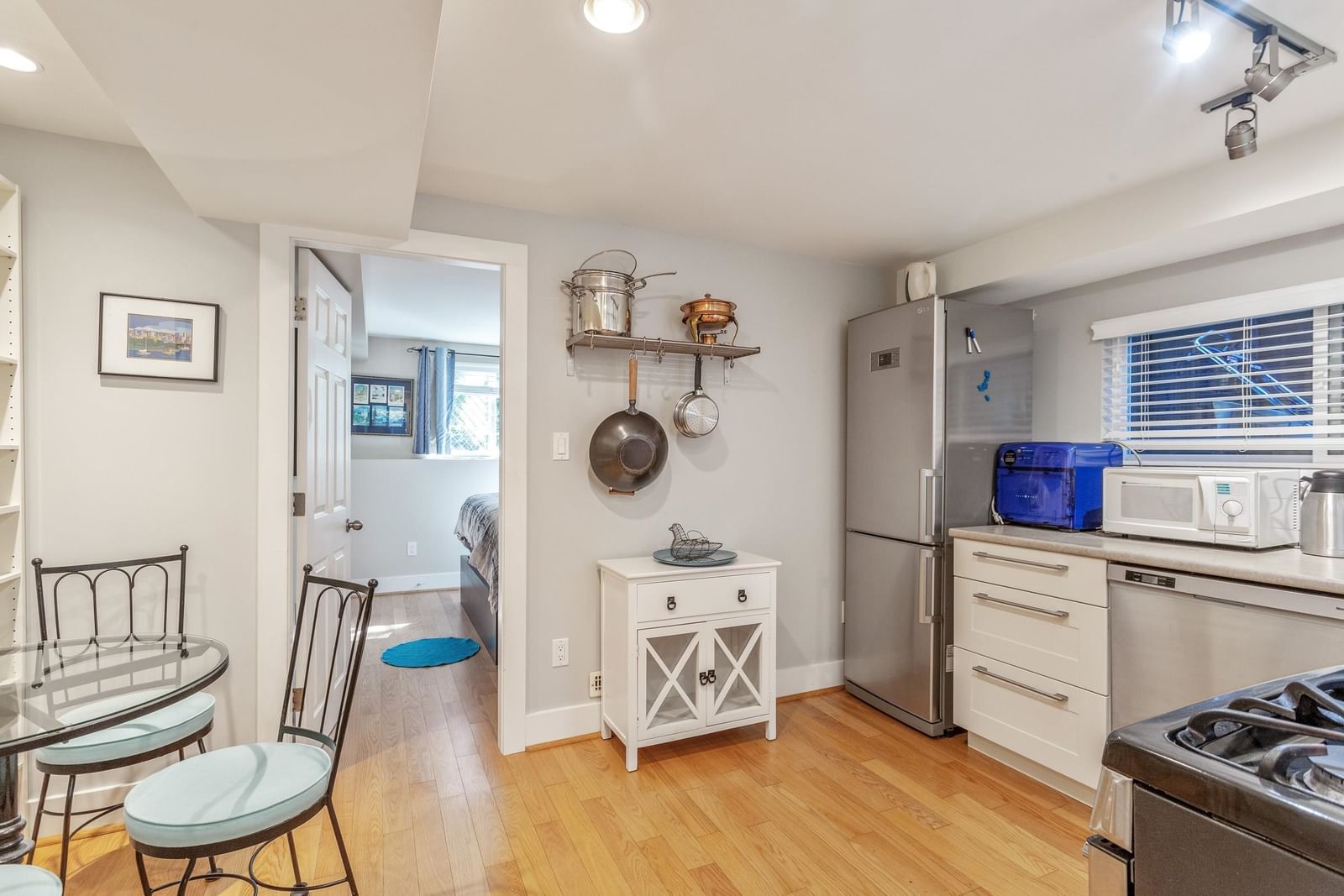 Listing Image 22