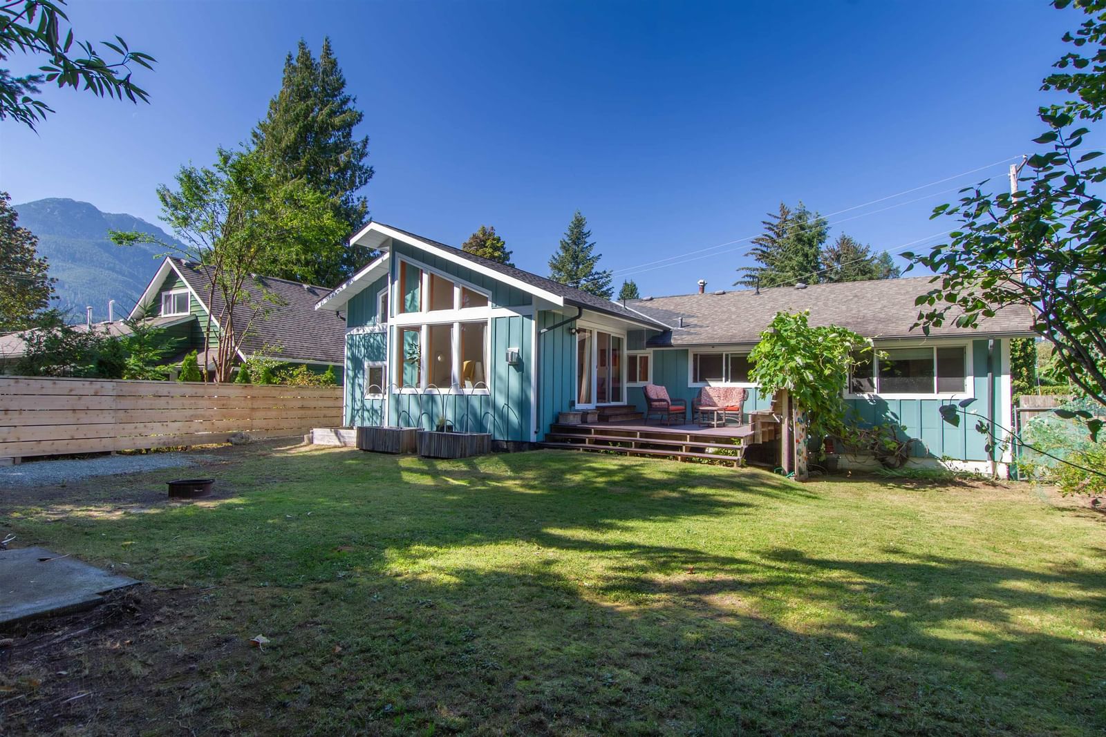 Listing Image 4