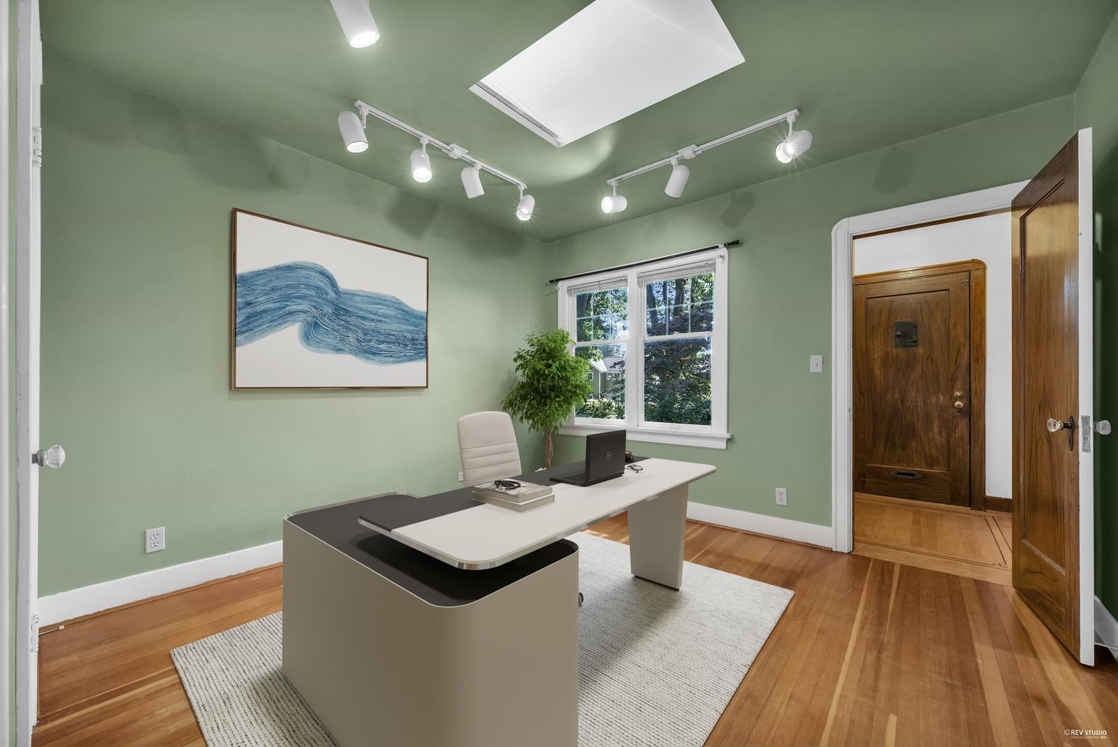 Listing Image 9