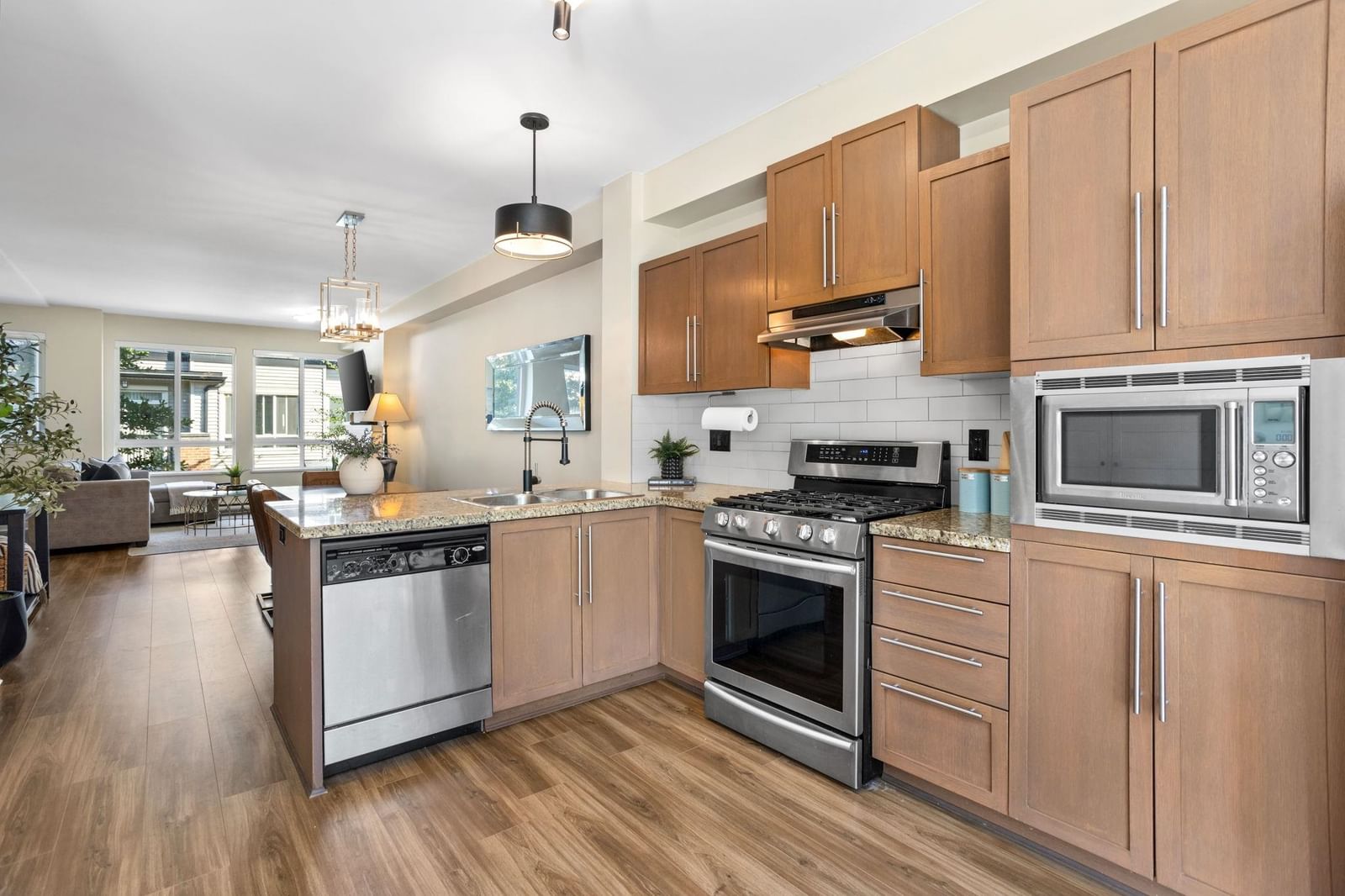 Listing Image 9