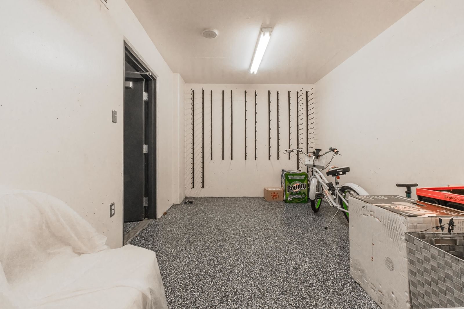Listing Image 17
