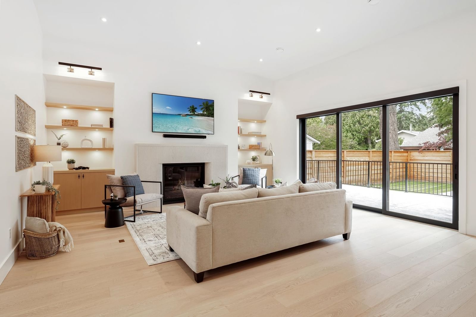Listing Image 19