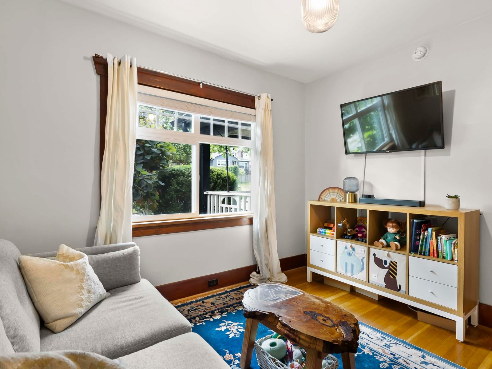 Listing Image 12