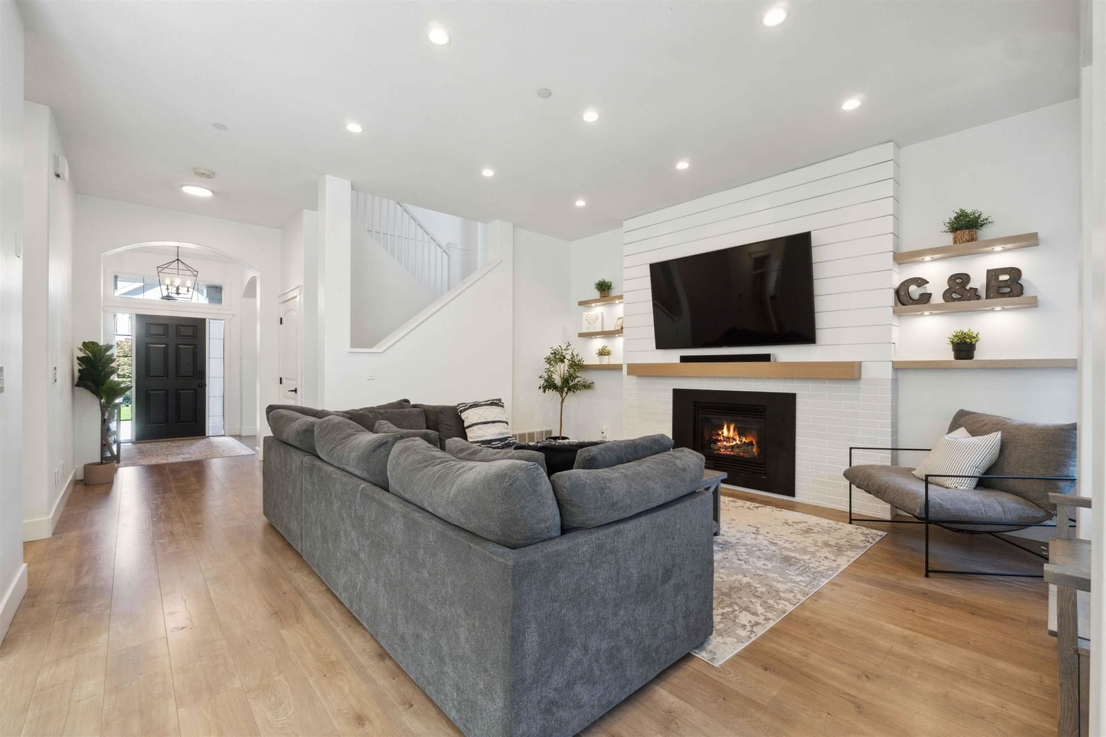 Listing Image 12