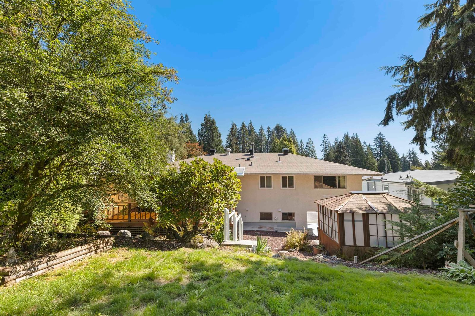 Listing Image 19