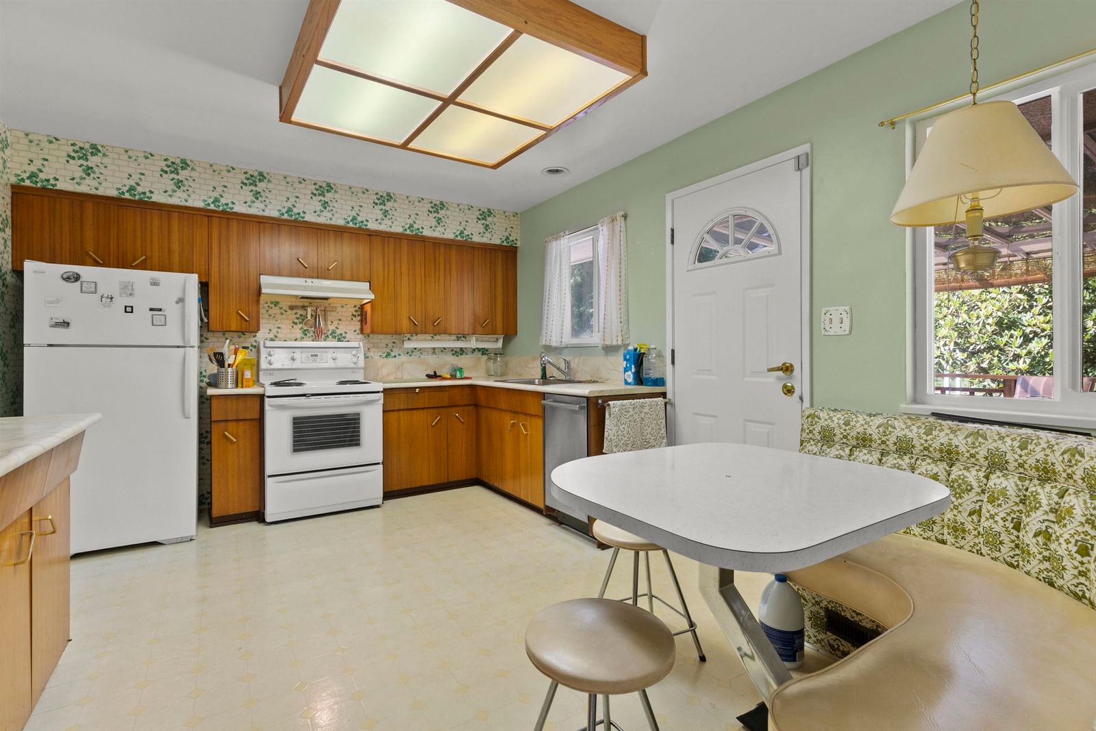 Listing Image 6