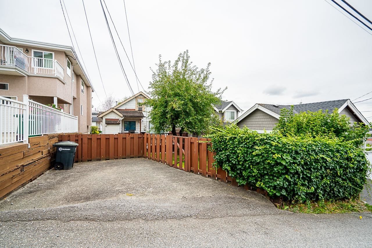 Listing Image 9