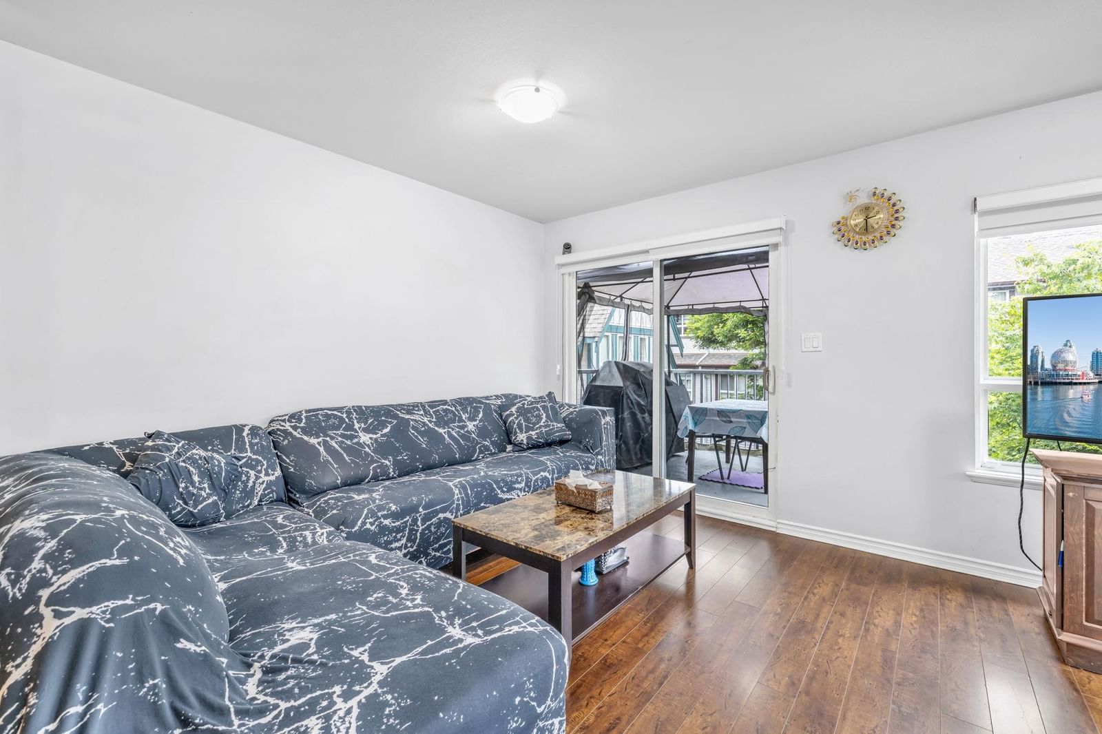 Listing Image 10