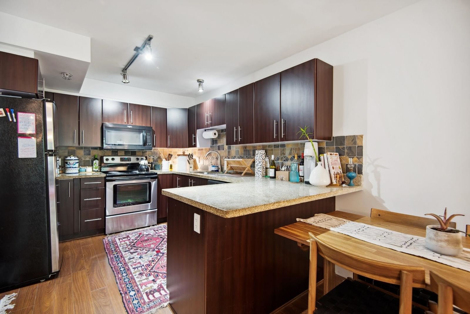 Listing Image 3