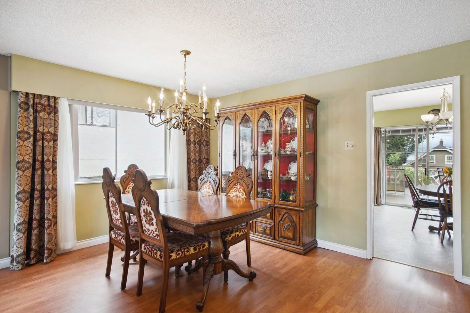 Listing Image 10