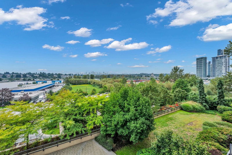 2133 Douglas Road #307, Burnaby, British Columbia (MLS R2922974)