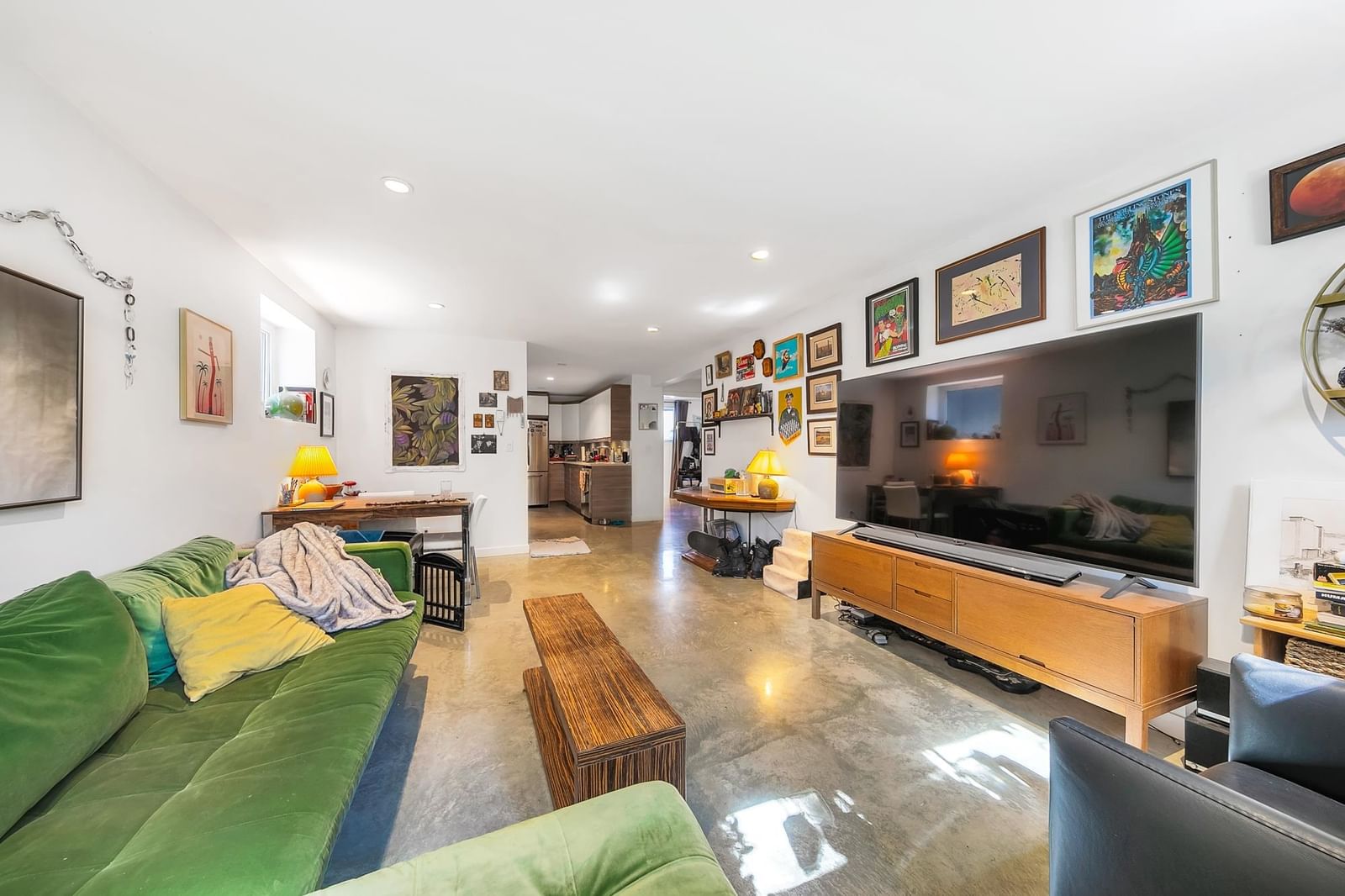Listing Image 31
