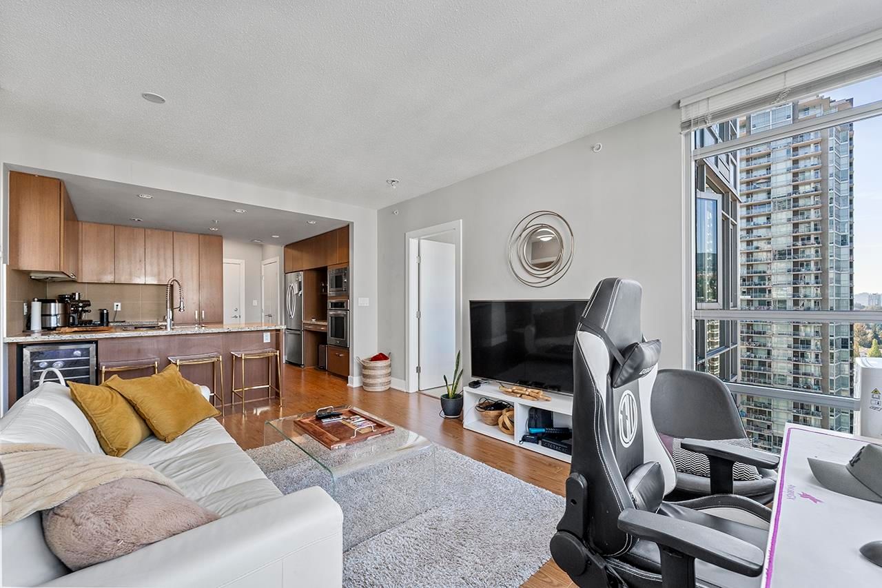 Listing Image 5
