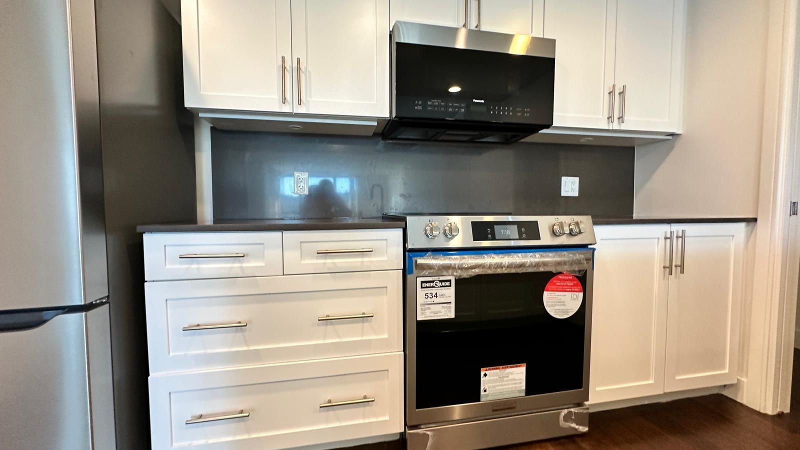 Listing Image 5