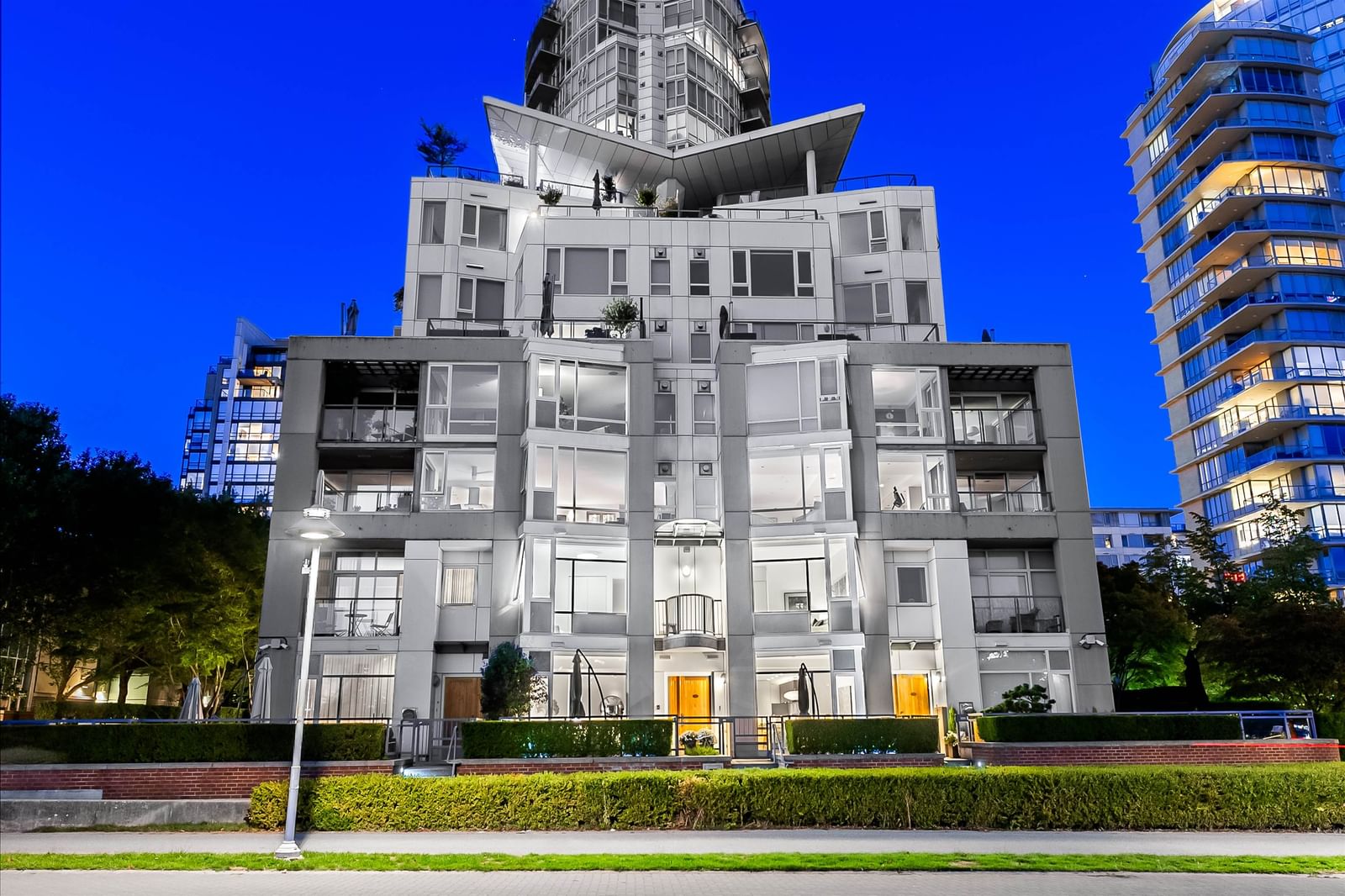 Listing Image 1