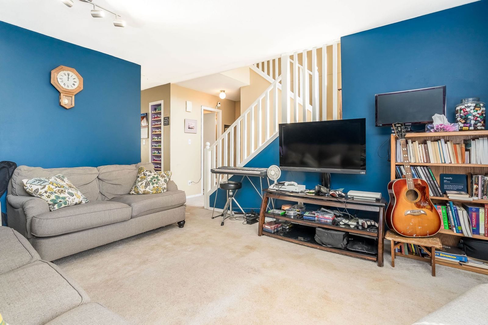 Listing Image 8