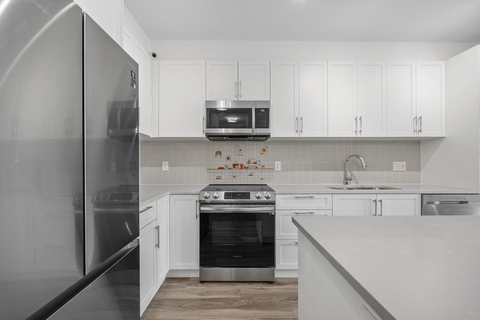 Listing Image 19