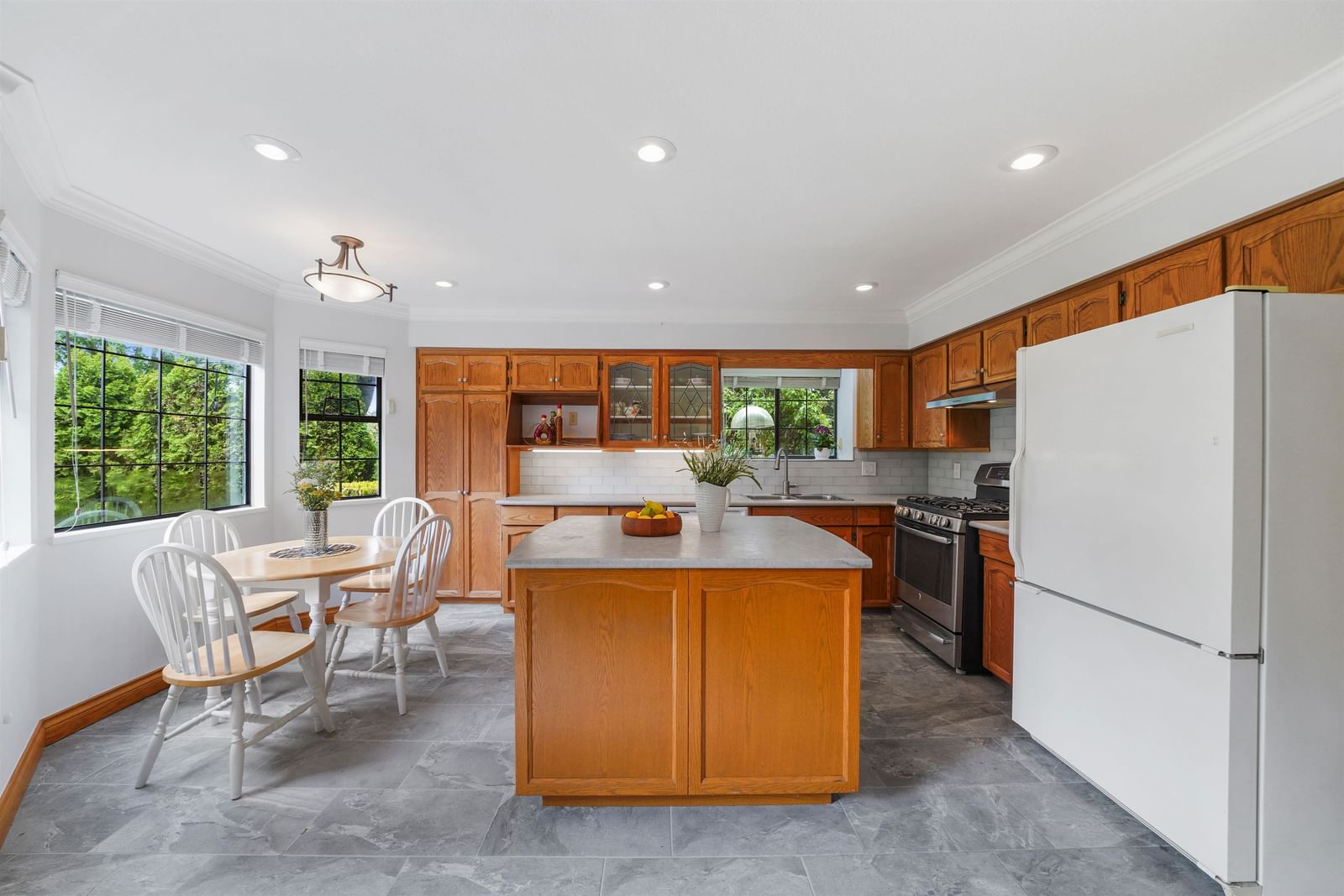 Listing Image 11