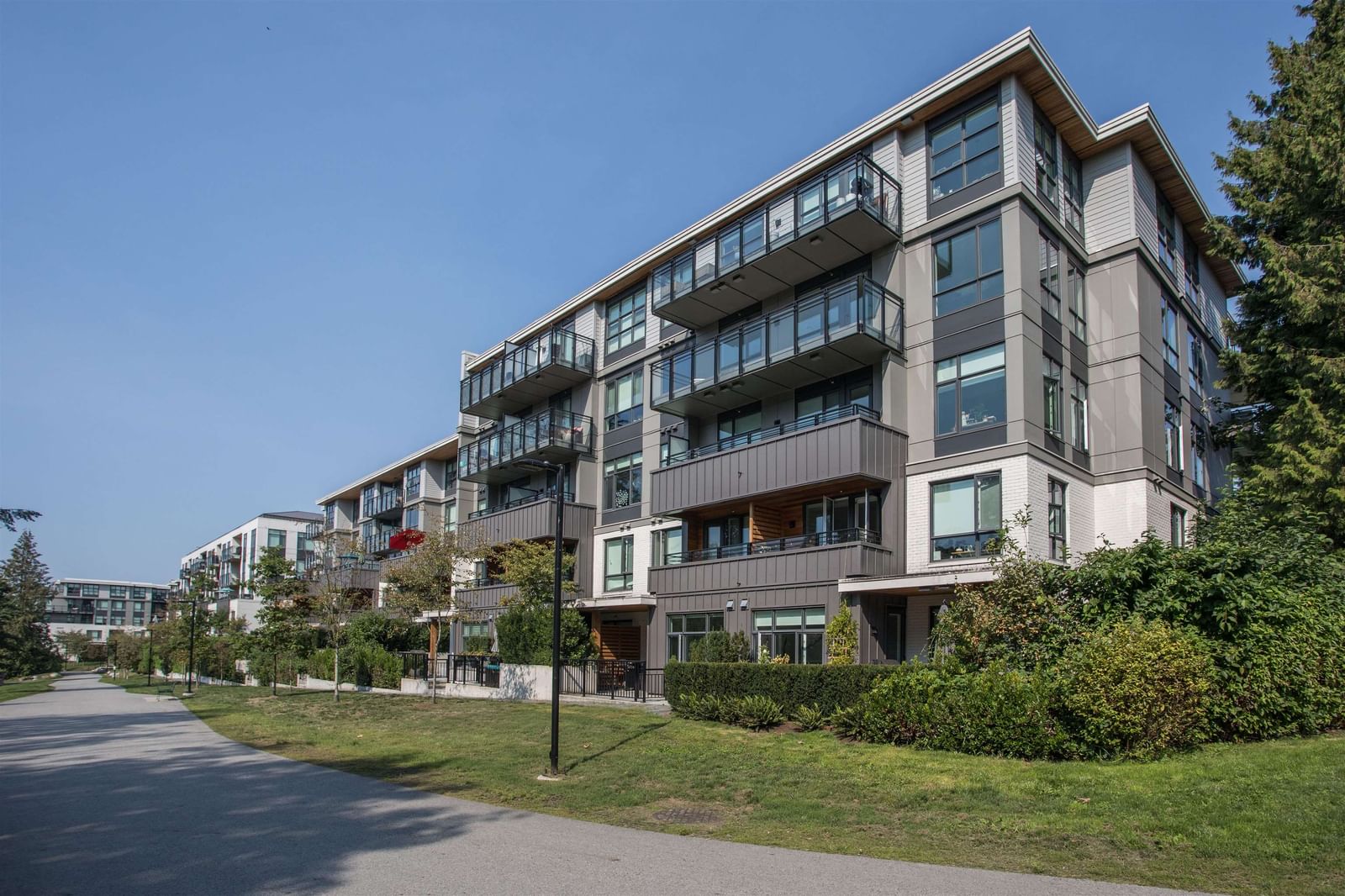 Listing Image 16