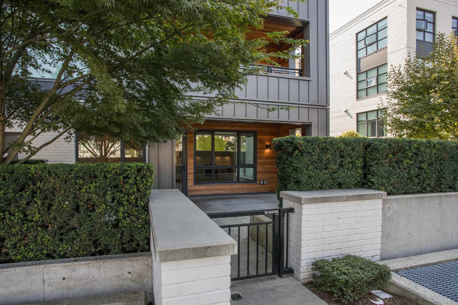Listing Image 19