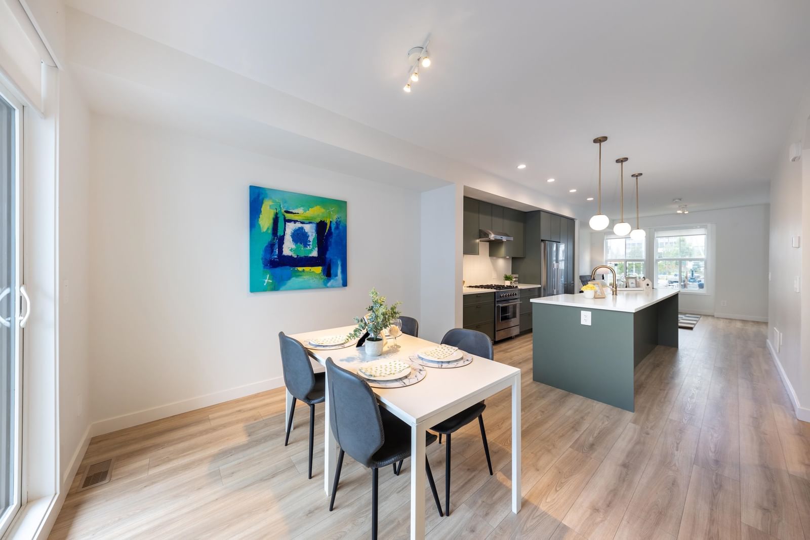 Listing Image 10