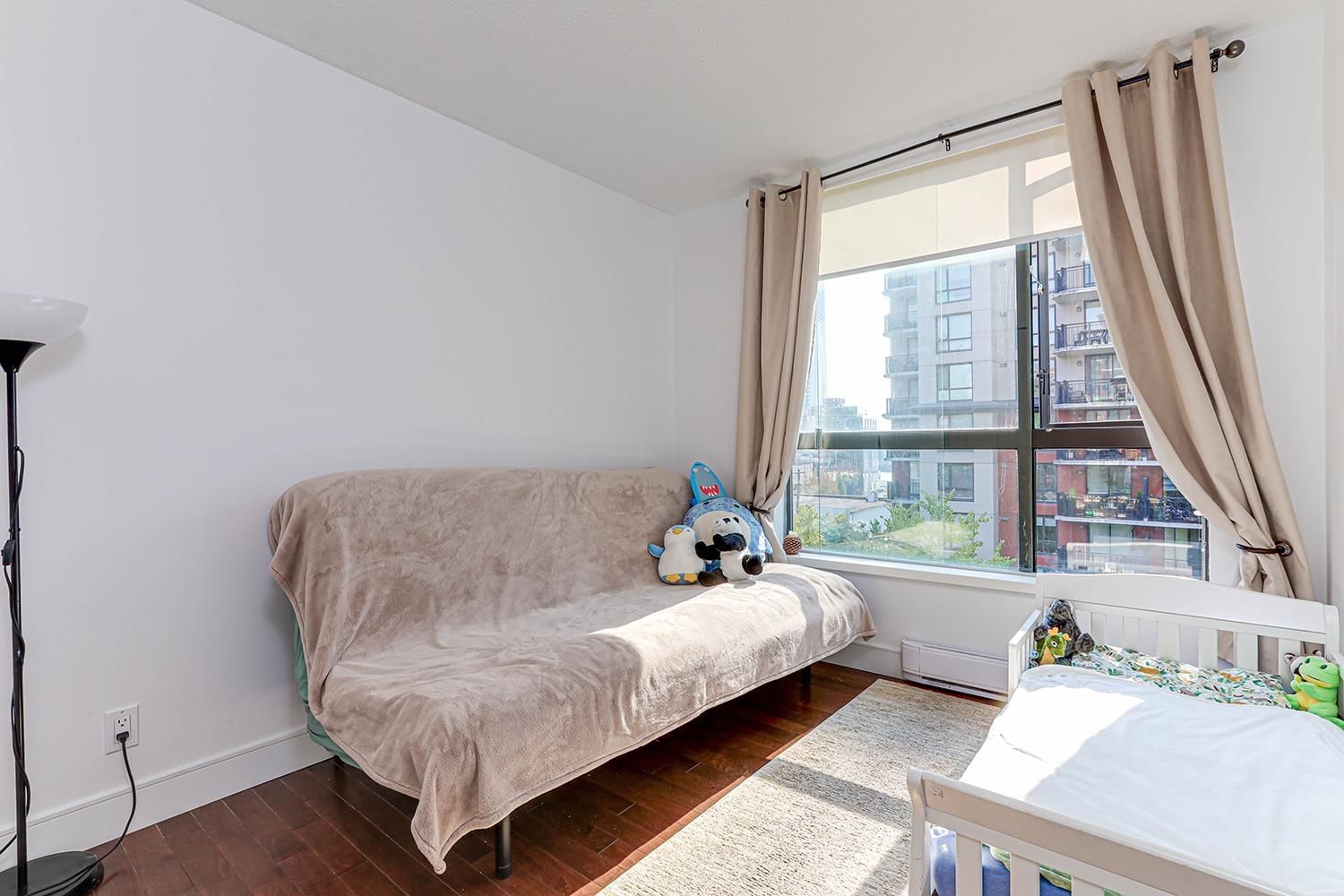 Listing Image 15