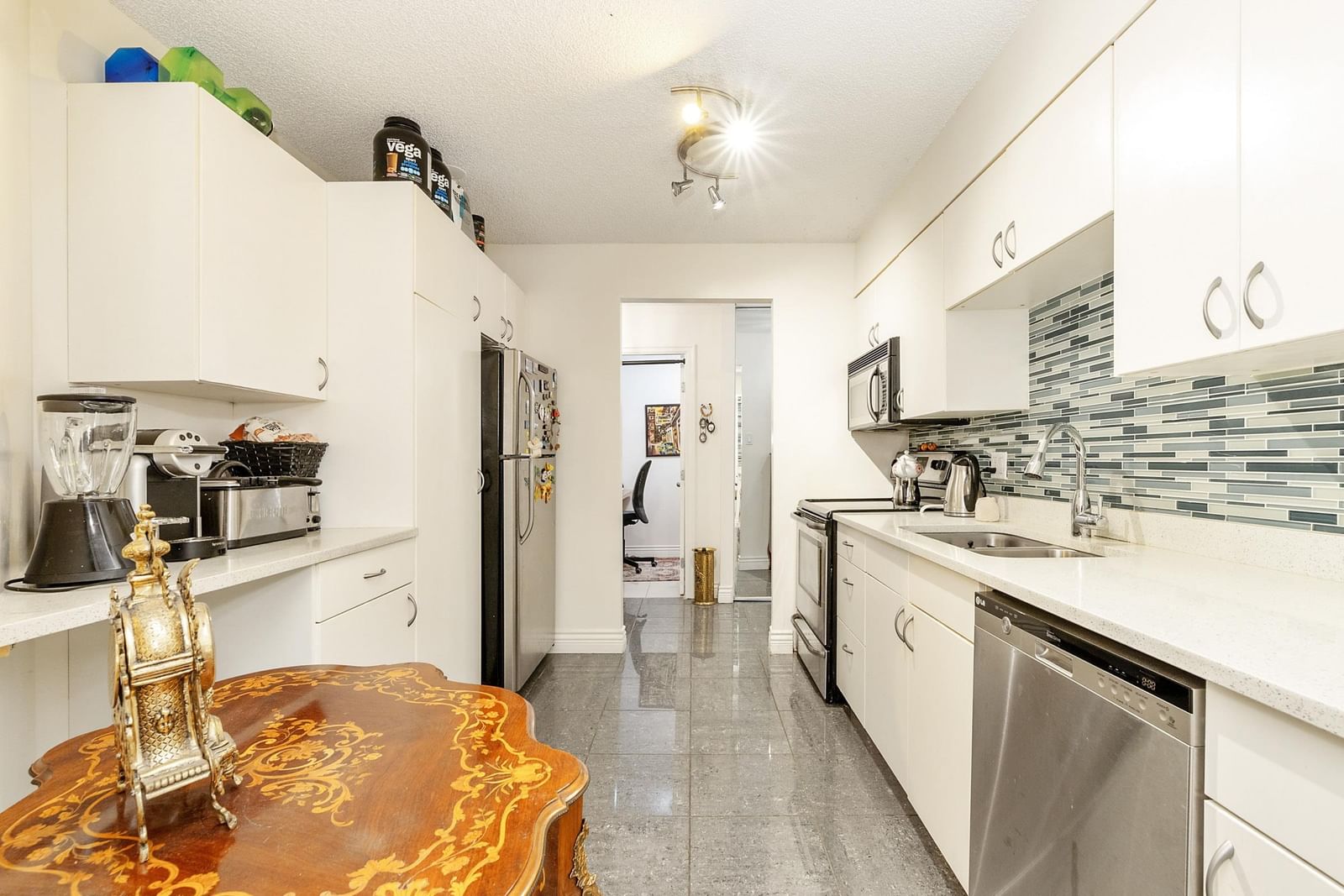 Listing Image 16