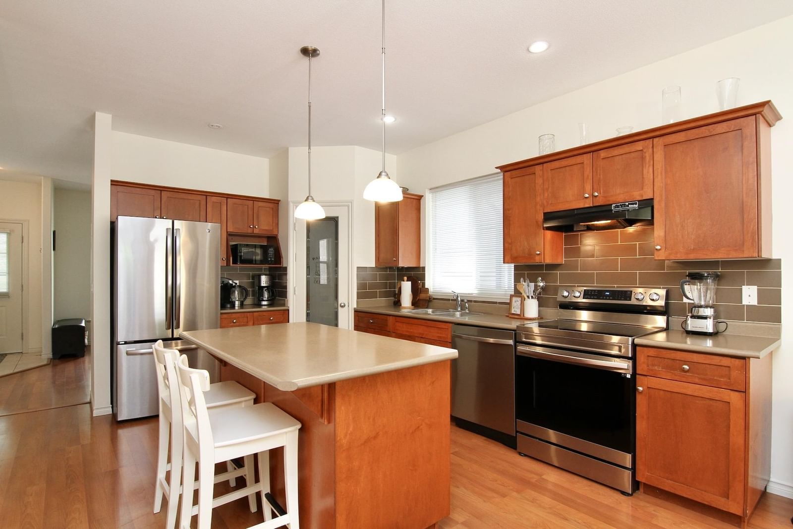 Listing Image 9