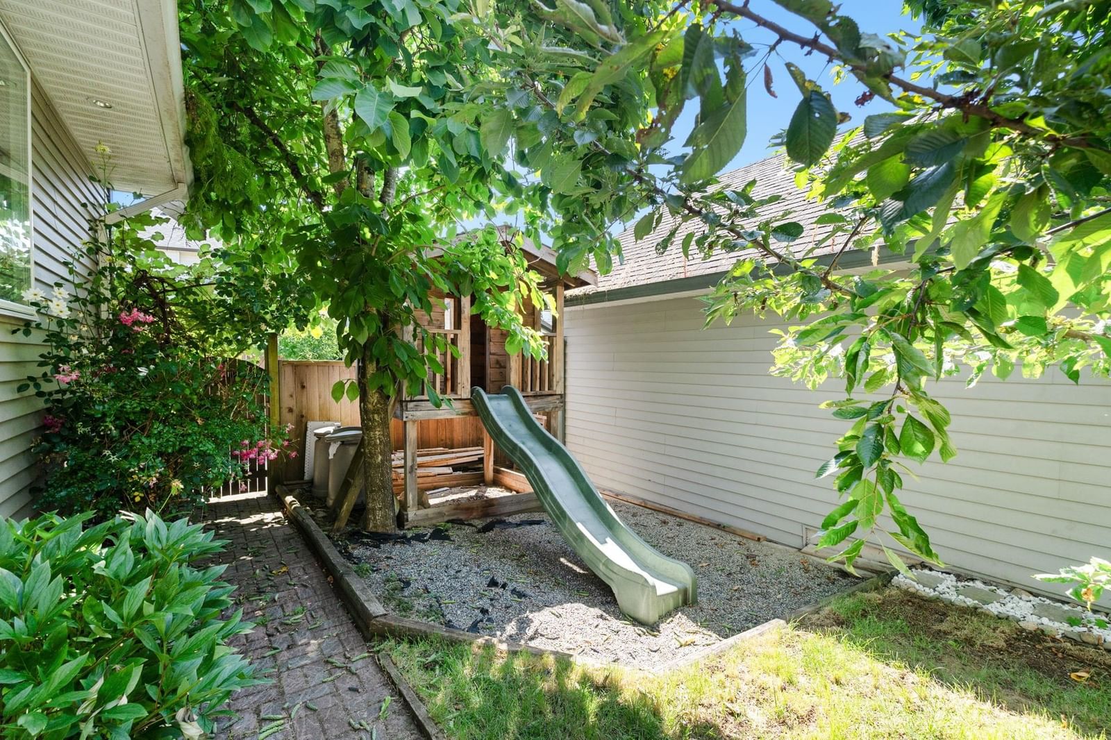 Listing Image 36
