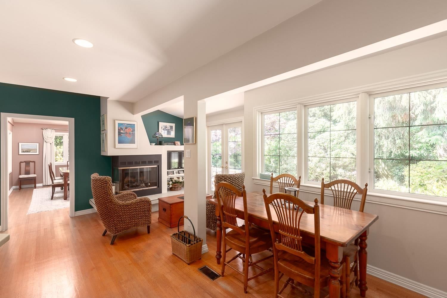 Listing Image 12