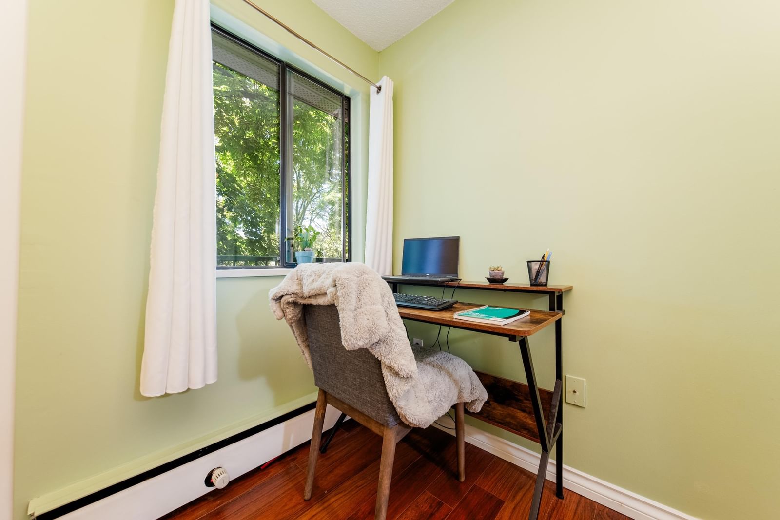 Listing Image 12