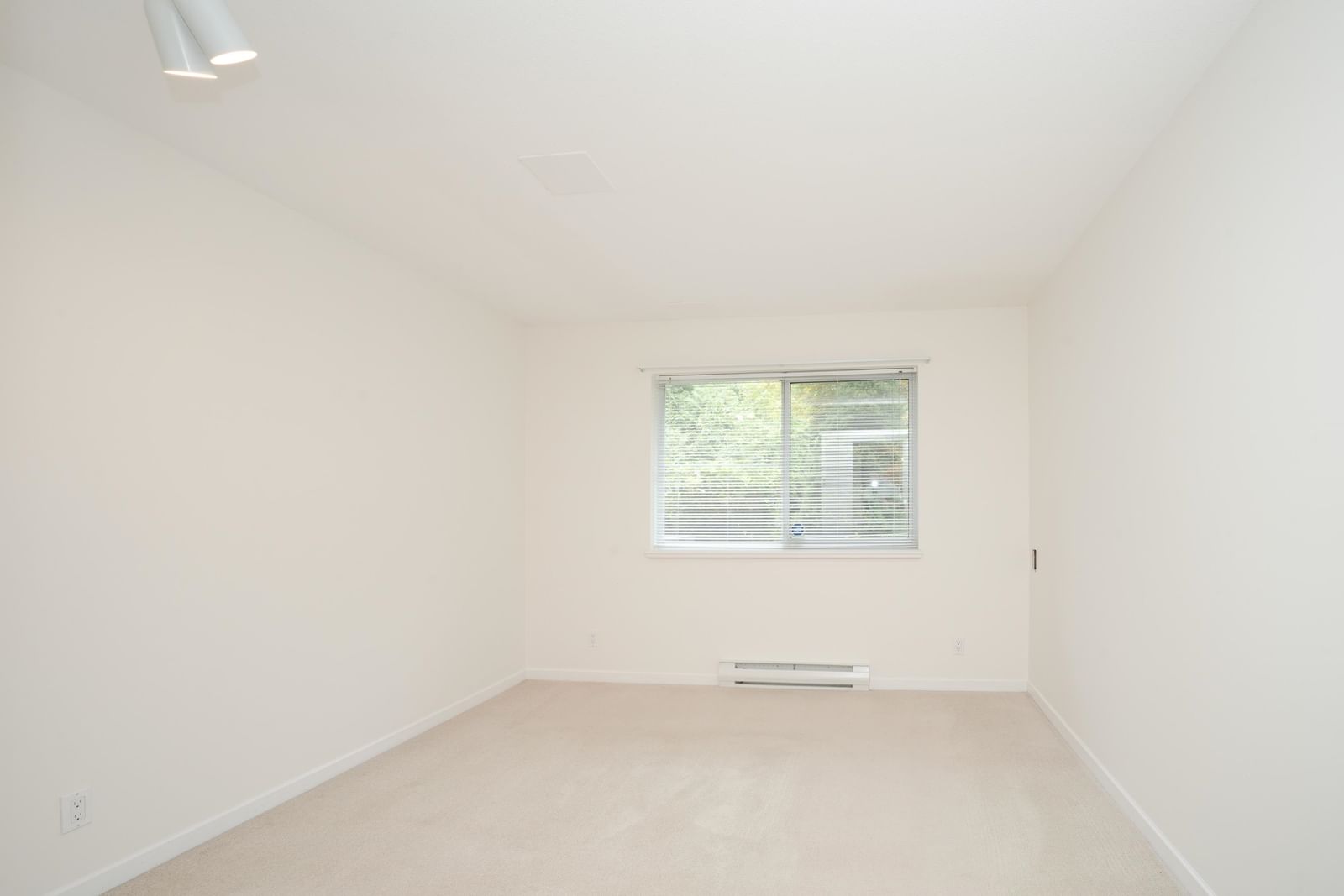 Listing Image 30