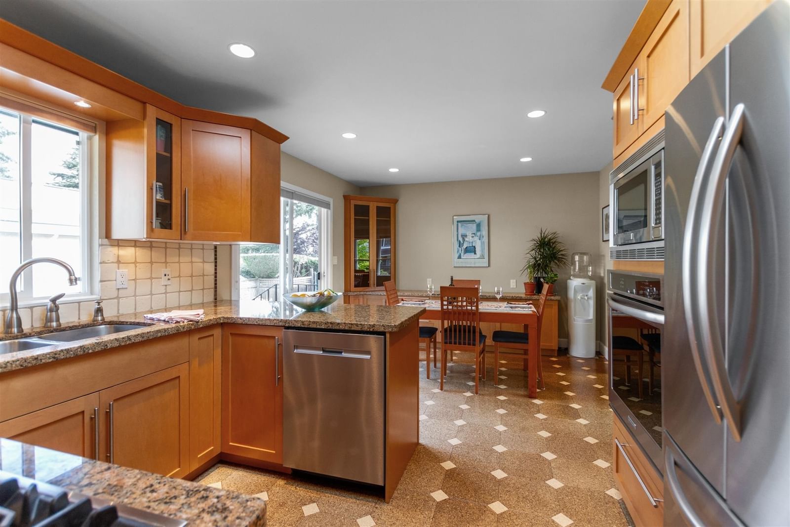 Listing Image 12