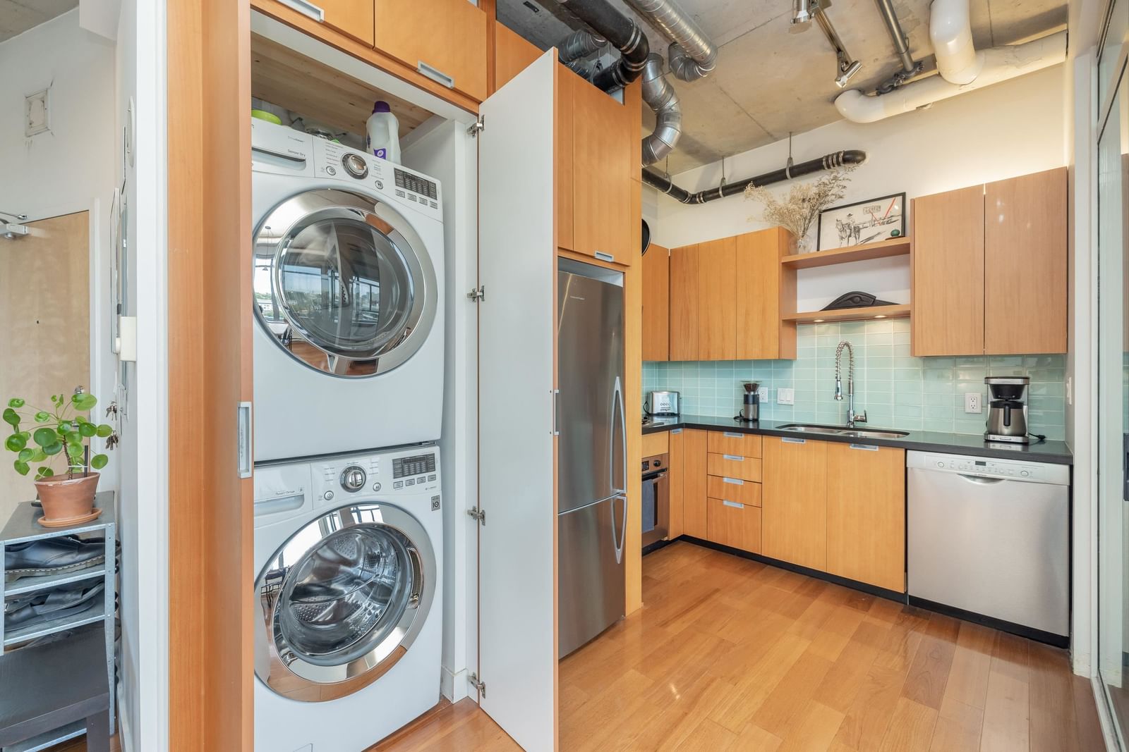 Listing Image 14
