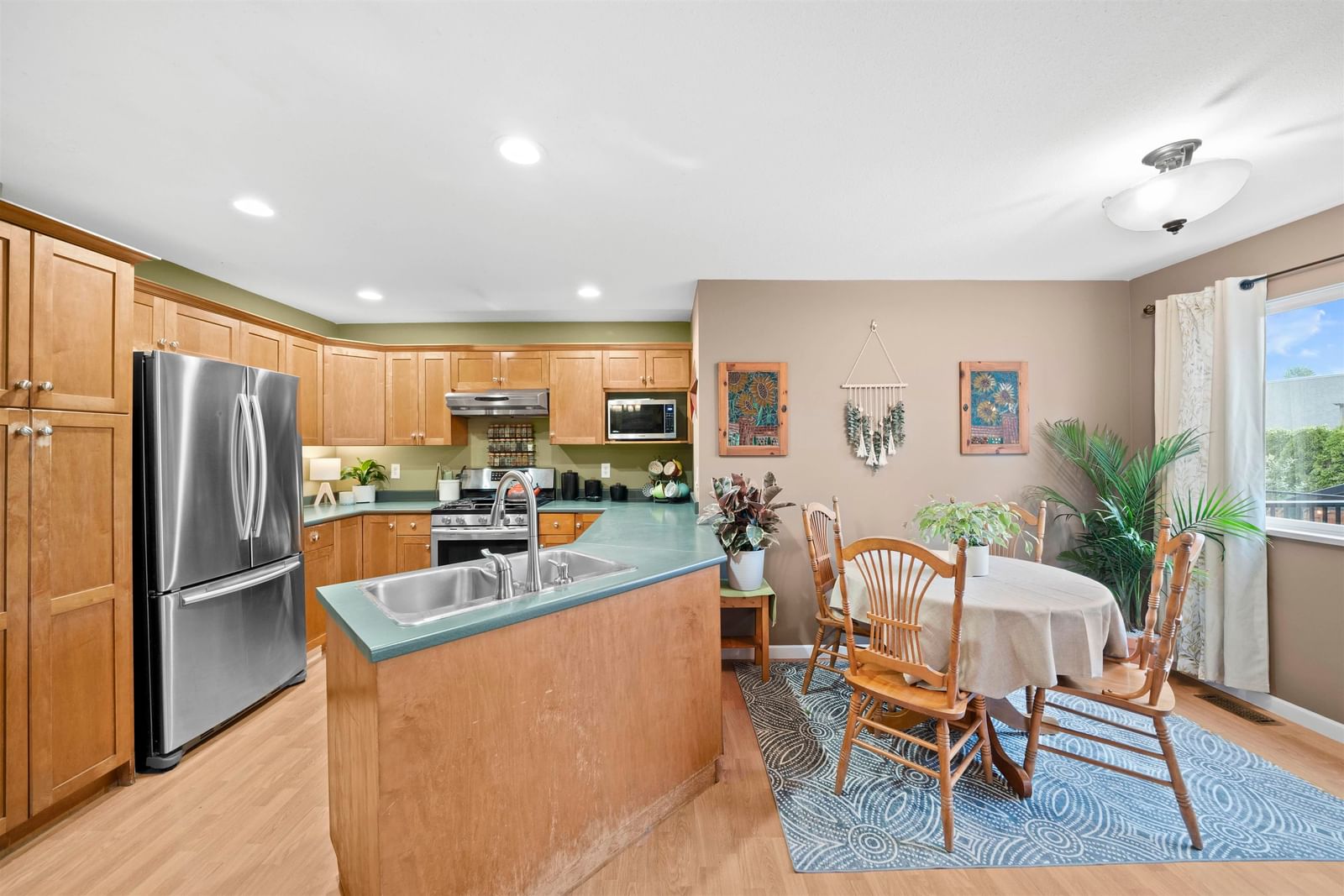 Listing Image 9