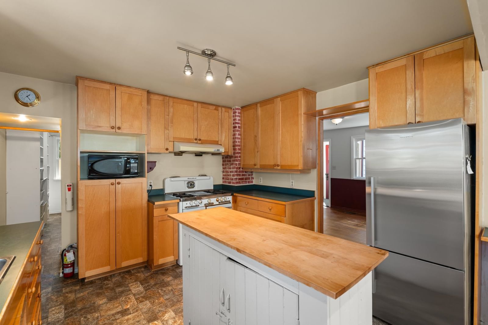 Listing Image 10