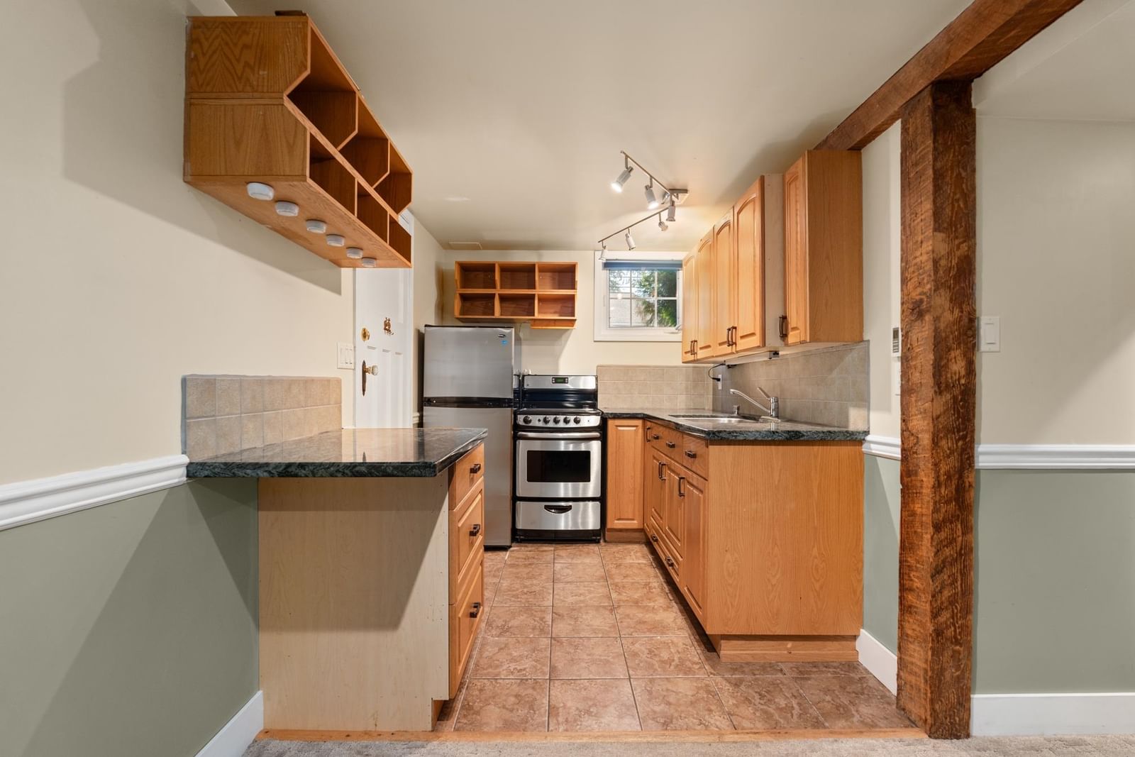 Listing Image 19
