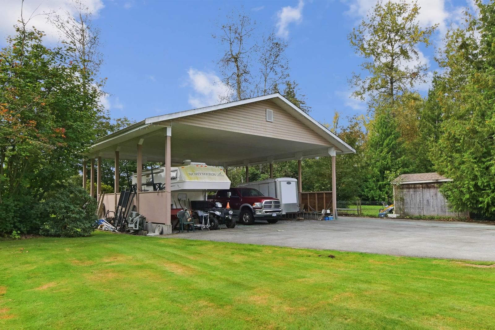Listing Image 4