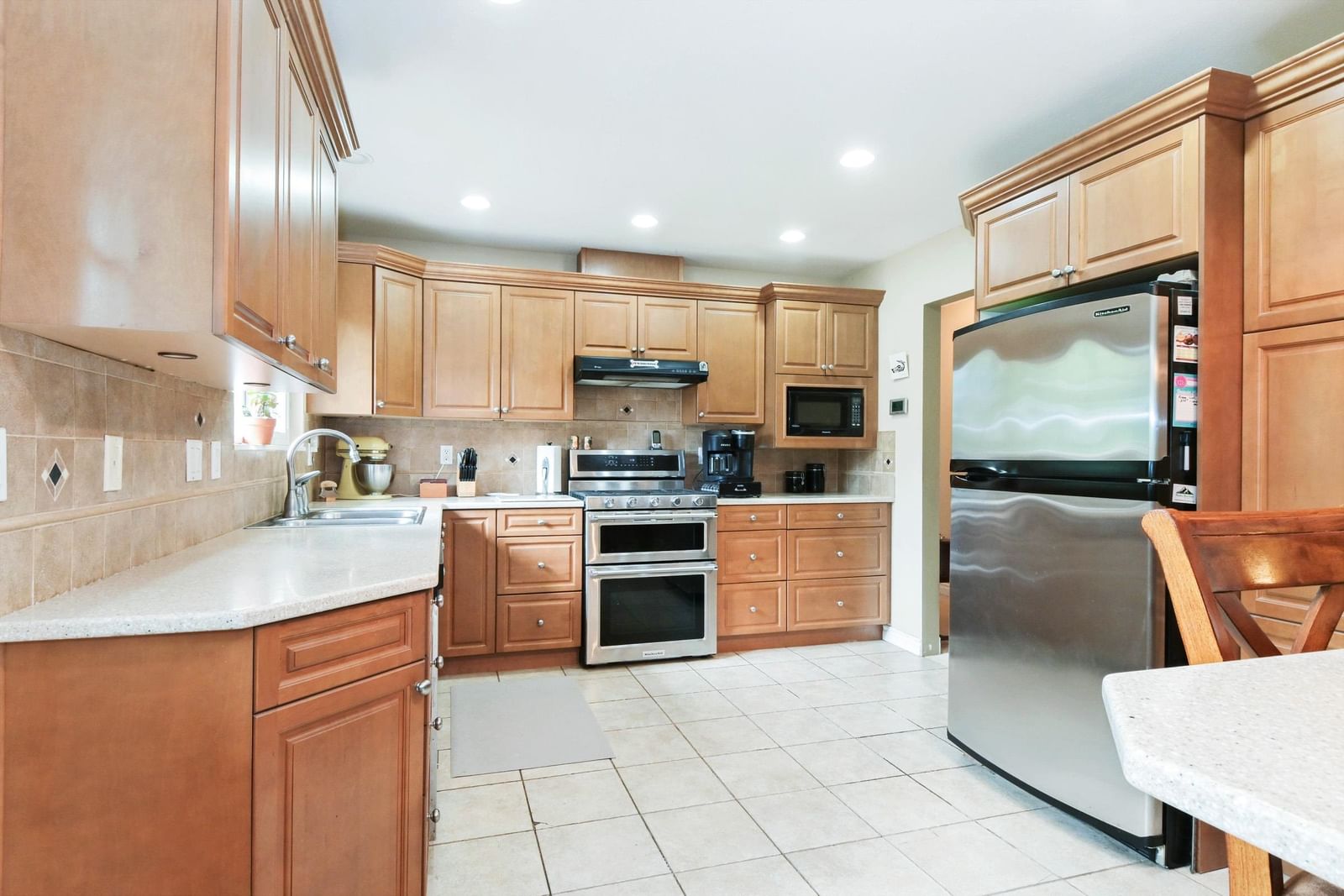 Listing Image 6