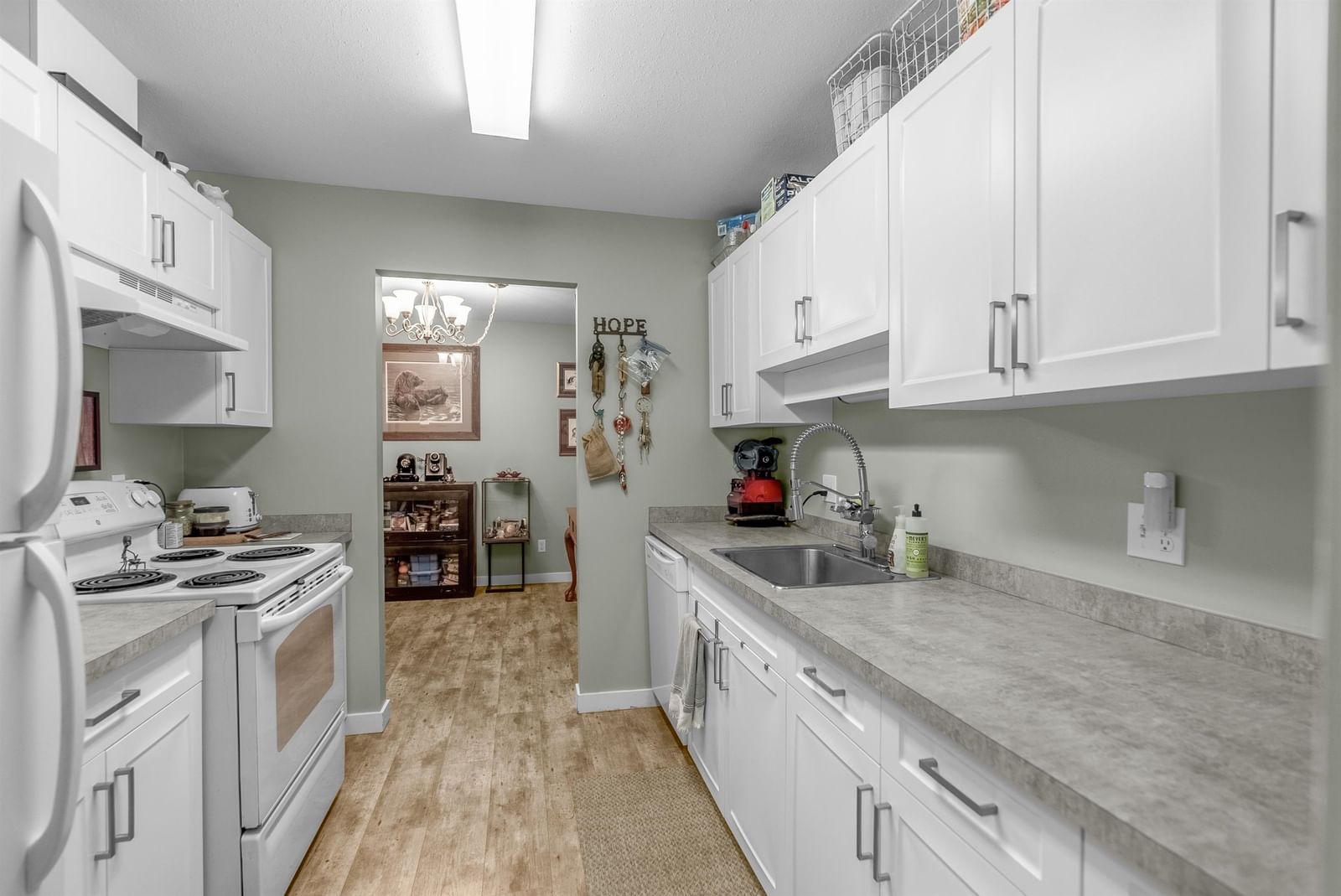 Listing Image 14