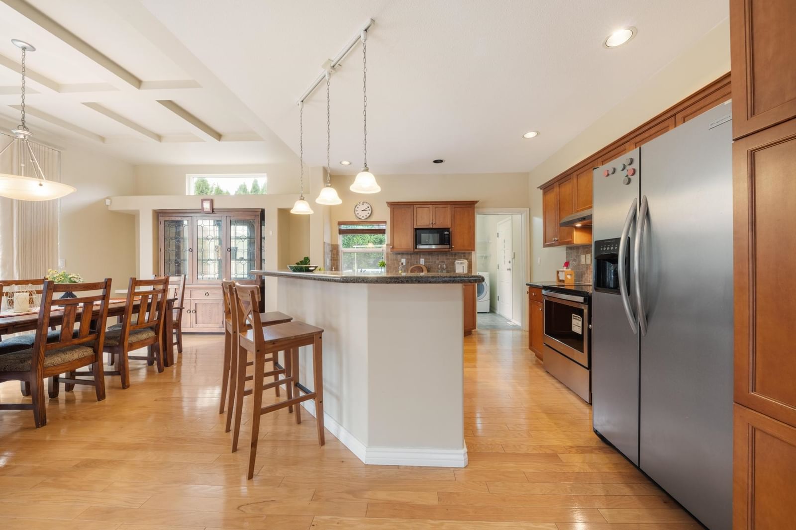 Listing Image 12