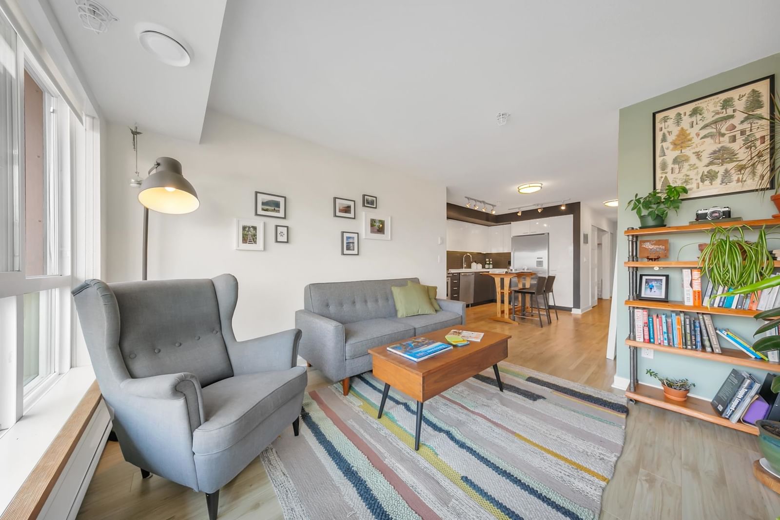 Listing Image 5